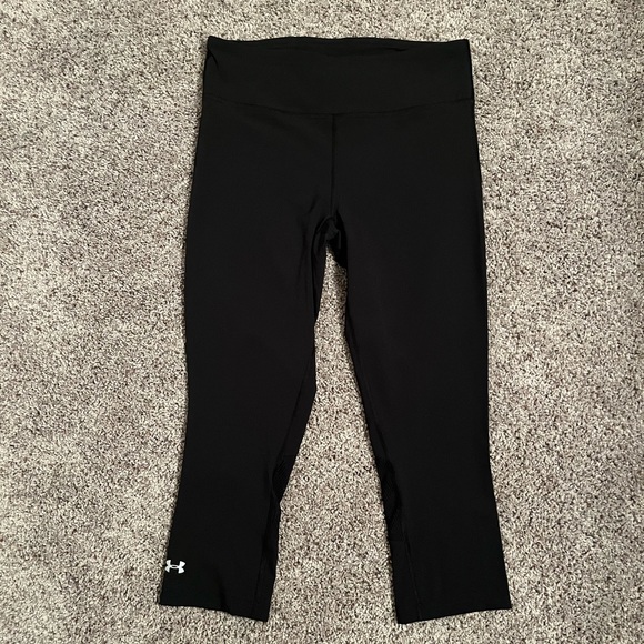 Under armour Heat Gear Compression Black Capris with mesh & reflectors - Picture 2 of 8